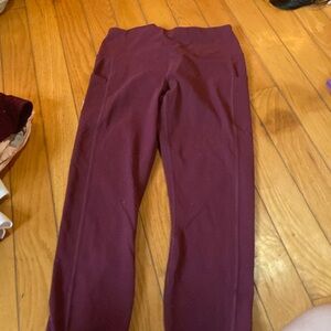 Work out leggings pockets on both sides and in waist band